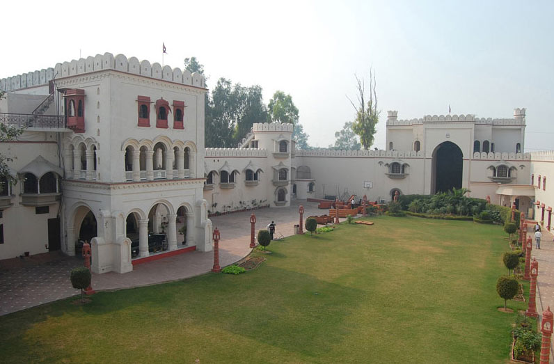 Hotel in Panchkula - Channdigarh Package