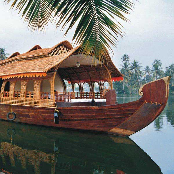 Munnar - Periyar - Kumarakom - Houseboat Tour