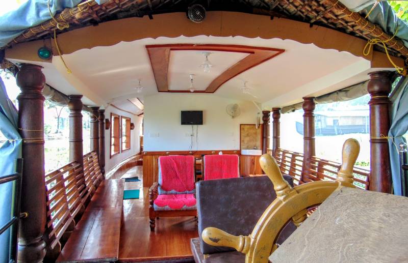 One Night Houseboat Cruise in the Backwaters of Kerala
