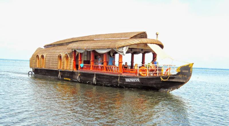One Night Houseboat Cruise in the Backwaters of Kerala