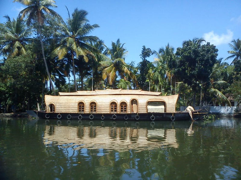 Kumarakom - Houseboat Package