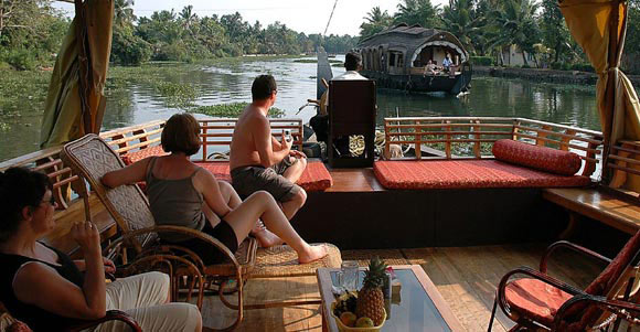 Beautiful Nest And Backwater Tour