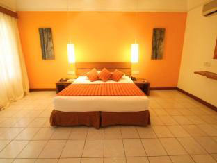 Hudhuranfushi Experience A Holiday Tour