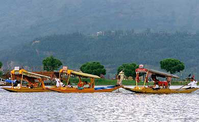 Kashmir Tour With Khajuraho Tour