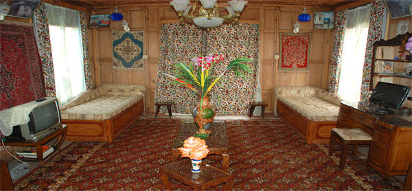 Kashmir Houseboat Tour