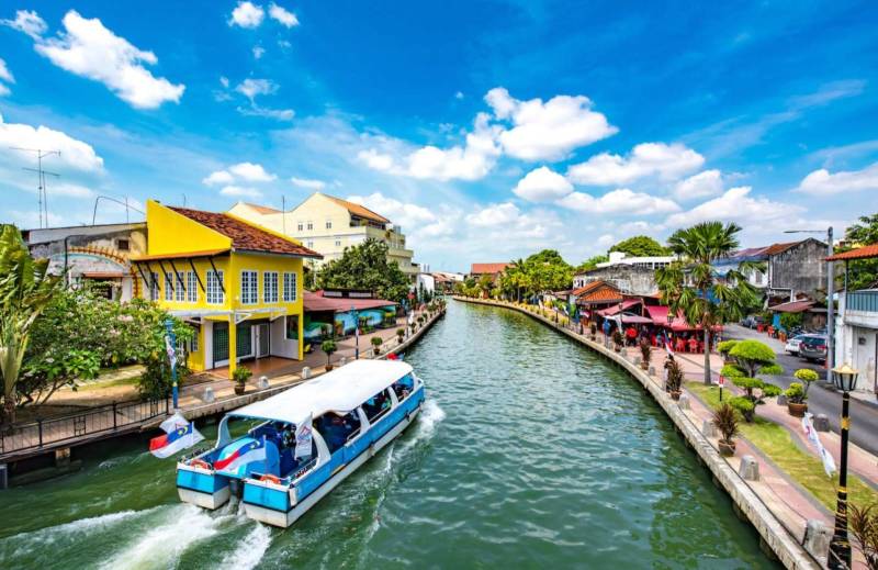 5 NIGHTS / 6 DAYS SINGAPORE & MALAYSIA TRIP