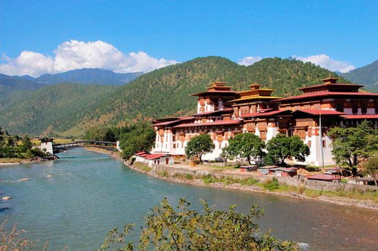 Bhutan Tour - Phuentsholing - Thimphu - Punakha - Paro (6 Nts. / 7 Days)