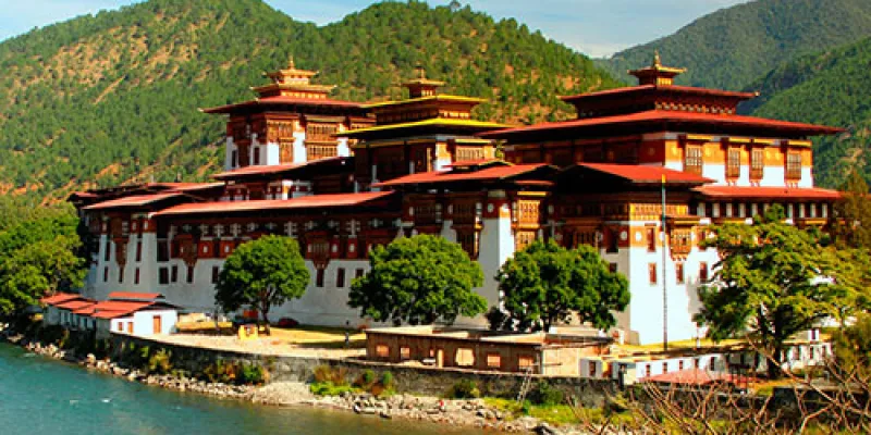 Phuentsholing 2n – Thimphu – Wangdue / Punakha  – Bumthang – Paro Tour