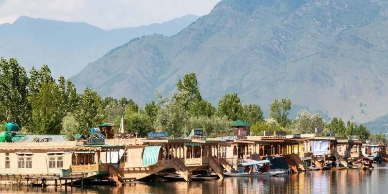 8N/9D Amritsar Katra Kashmir Family / Friends Group Tour