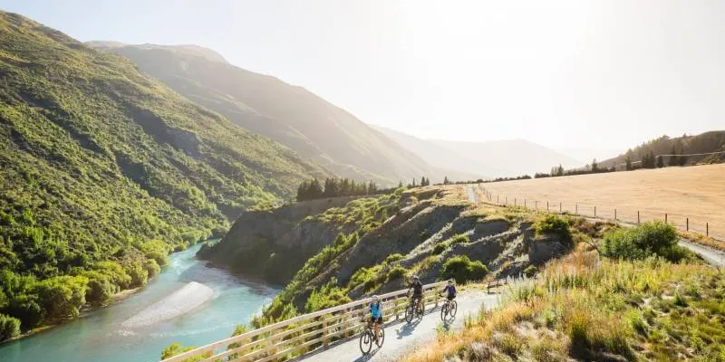 New Zealand Highlights Of North & South Islands