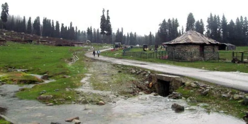 Kashmir Houseboat Package