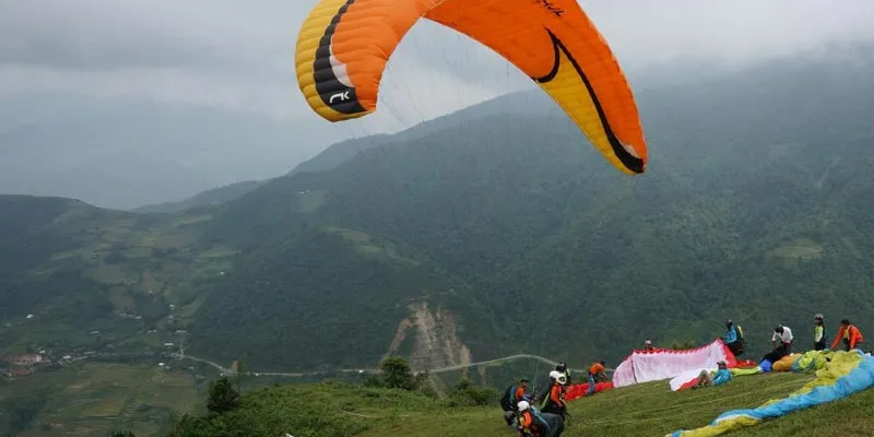 Hanoi Paragliding Exploration Tour Package