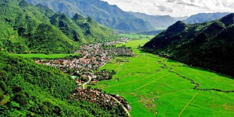 Deep Trek To Mai Chau, Vietnam Package