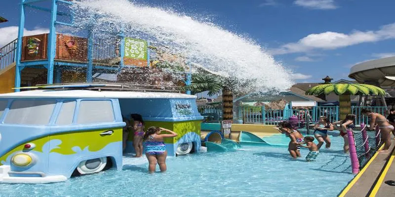 Drizzling Land (the Biggest Fun Park) Tour