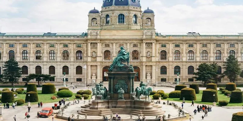 8 Days Jewel Of East Europe With Munich