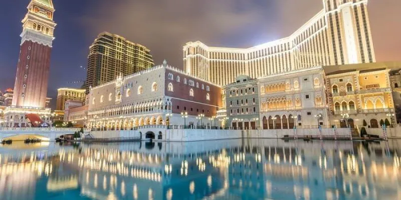 WONDERFUL HONG KONG WITH MACAU AND BANGKOK TOUR