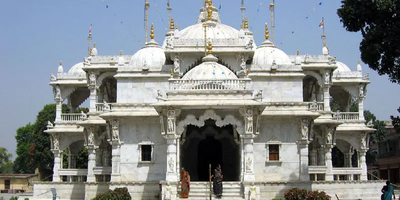 4 Nights 5 Days Varanasi - Ayodhya - Chapaiya Tour