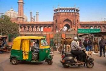 Half Day Delhi Slum Walking Tour