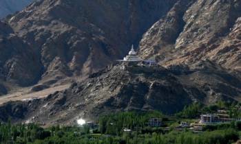 Lakes and Passes with Nubra Valley Tour