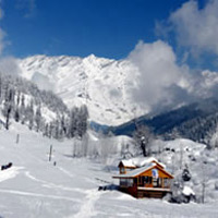 Skiing at around Manali Area Package