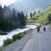 Idyllic Kashmir & Vaishnodevi Tour