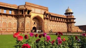 Delhi Manali Agra Holiday Package