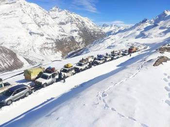 Rohtang Pass  tour Packages 1/Nights  2/Days