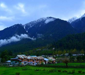 4 Nights 5 Days Kashmir Winter Deluxe Package - 4 Star