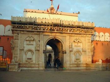 Rajasthan Tour Deluxe - Agra - Orchha - Khajuraho - Varanasi