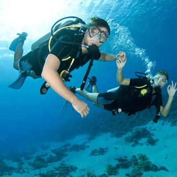 From Dubai: TRY Scuba Diving, Snorkeling with Boat Ride Tour