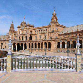 Seville Sightseeing Tour: Royal Alcazar Palace, Seville Cathedral and Santa Cruz Quarter Package