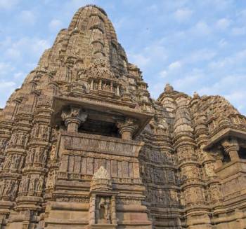 Jhansi Tour with Khajuraho Temples
