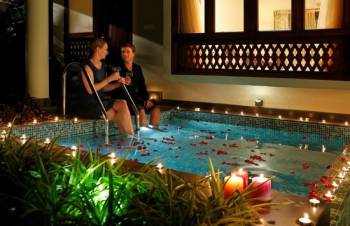 Munnar -Thekkady Honeymoon Package
