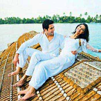 Munnar Kumarakom Alleppey Houseboat Honeymoon Package