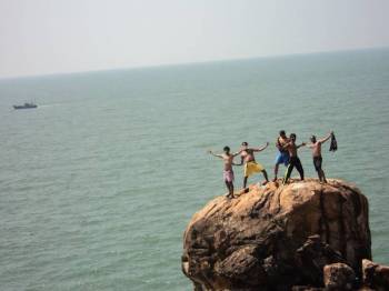 Gokarna Beach Trek and Beach Camping Tour