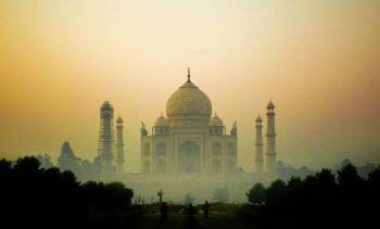 Same Day Taj Mahal Tour By Gatimaan Train