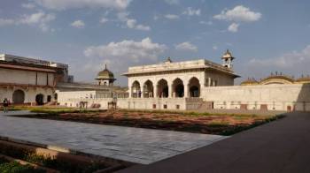 Fatehpur Sikri Tour From Agra