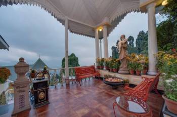 Luxurious Getaway to Darjeeling