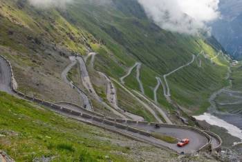 5 Nights/ 6 Days Deluxe Himachal Package by Tempo Traveller