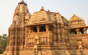 Fort, Temple & Ganges Tour