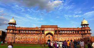 Varanasi Allahabad Khajuraho Orchha Tour Package 7 Days with Tamil Guide