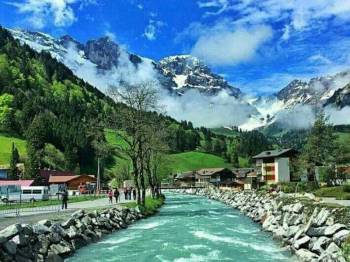 5 Days Kashmir Tour Package For 2 Adults And 2 Childs