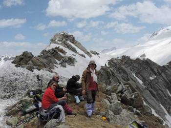 Indrahar Pass Trekking Tour 3N - 4D