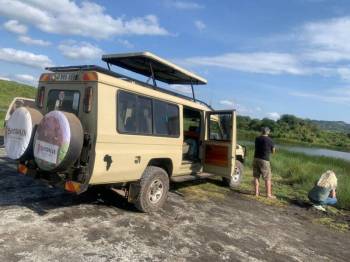 Big 5 Safaris Aquila Sunset Game Drive and Wine Tasting Private Day Tour
