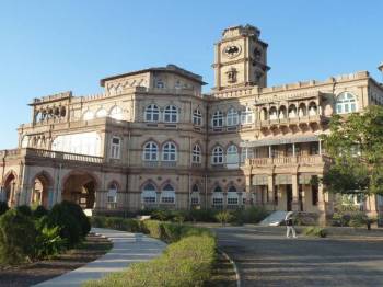 8 Nights 9 Days Mumbai - Ahmedabad - Wankaner - Gir - Rajkot Tour