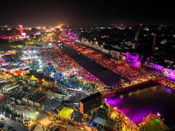 Divine Light: Deepotsav in Ayodhya - 2 nights and 3 Days