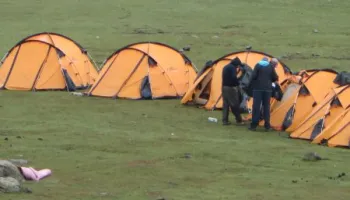 Kolhai Base Camp Trek 6 Nights 7 Days Tour