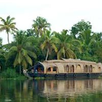 Hills And Backwater 4Night/5Days Kerela Package