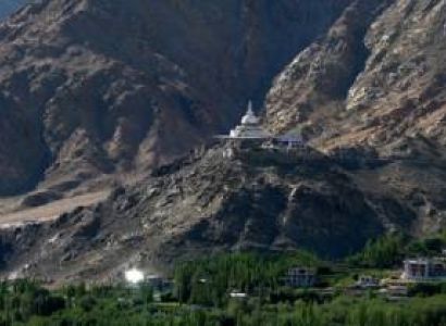Lakes and Passes with Nubra Valley Tour