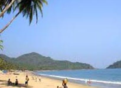 Kerala Beach & Monuments Tour Package)